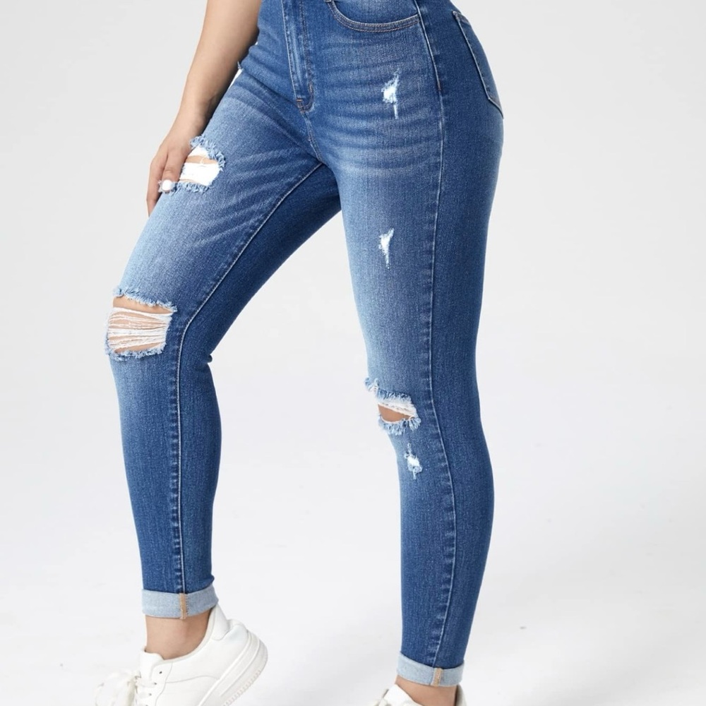 Vibrant Women's Blue Distressed Jeans size 3